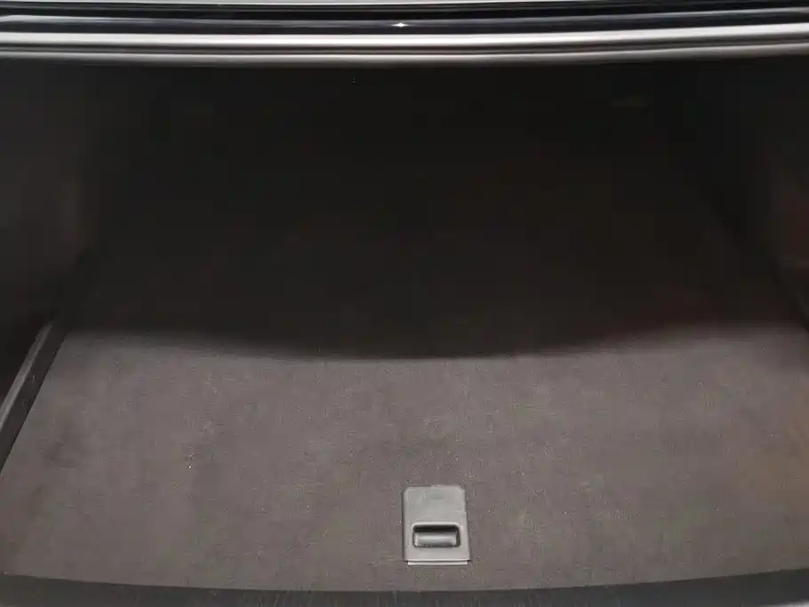 Volkswagen Passat 2015 1.8TSI DSG Honor Edition фото 4