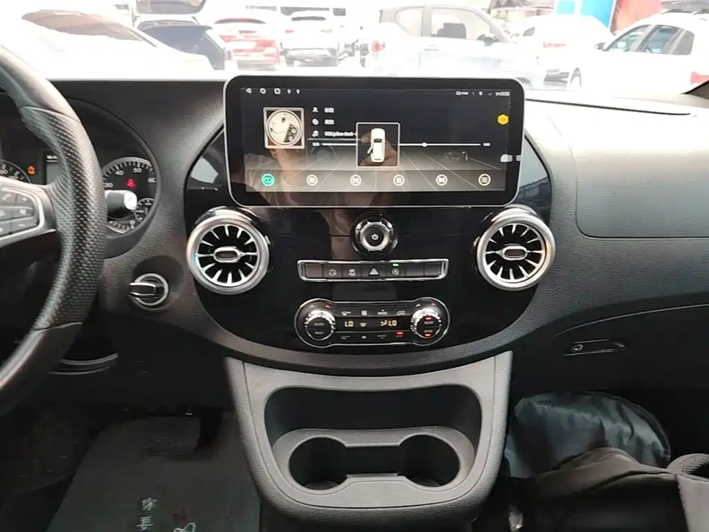 Mercedes-Benz Vito 2018 2.0T Business Edition China VI фото 13