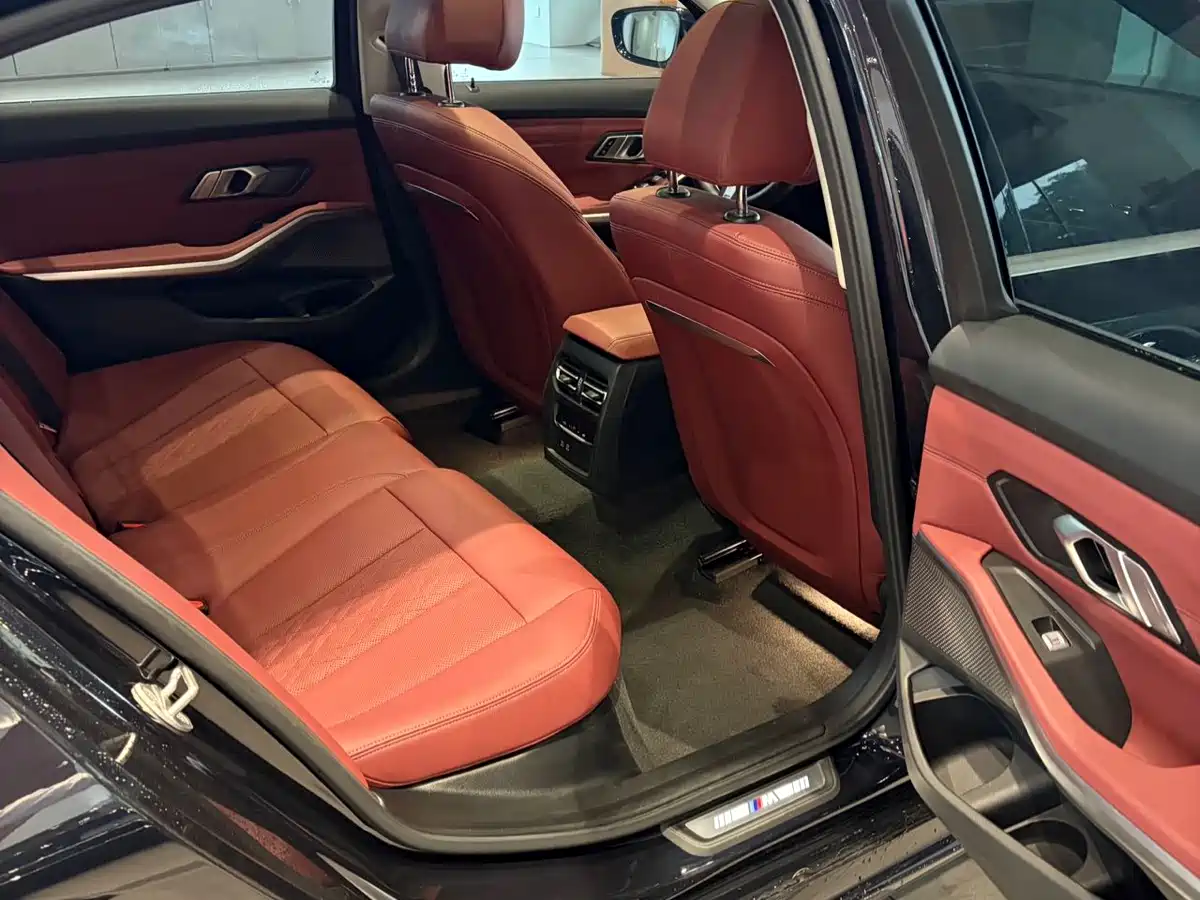 BMW 3 Series 2023 320Li M Sport Package фото 10