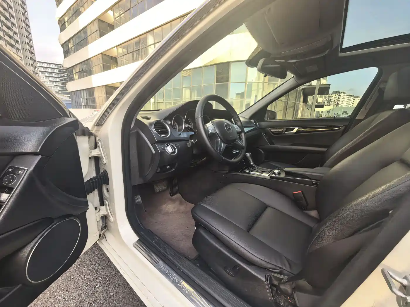 Mercedes-Benz C-Class 2011 C 180K Classic фото 4