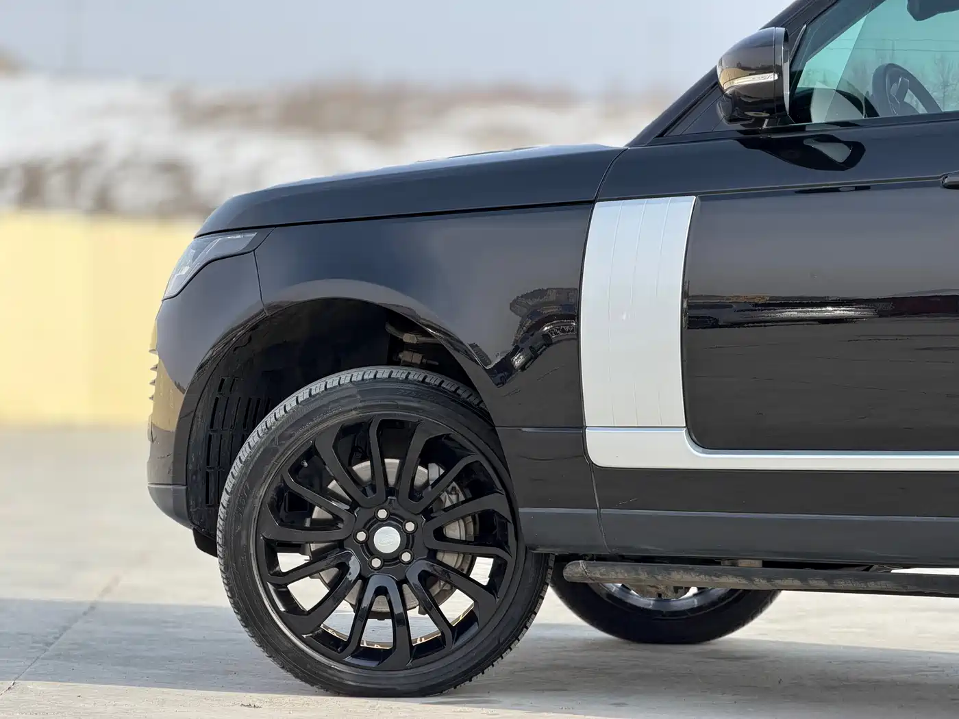 Land Rover Range Rover 2020 3.0 L6 Shengshi Edition фото 8
