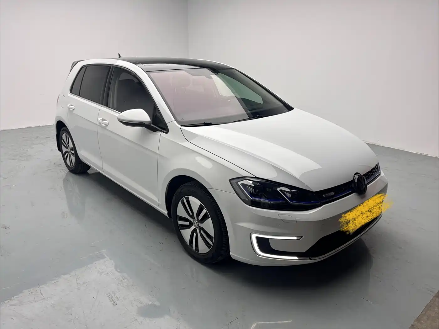 VOLKSWAGEN GOLF*PURE ELECTRICITY