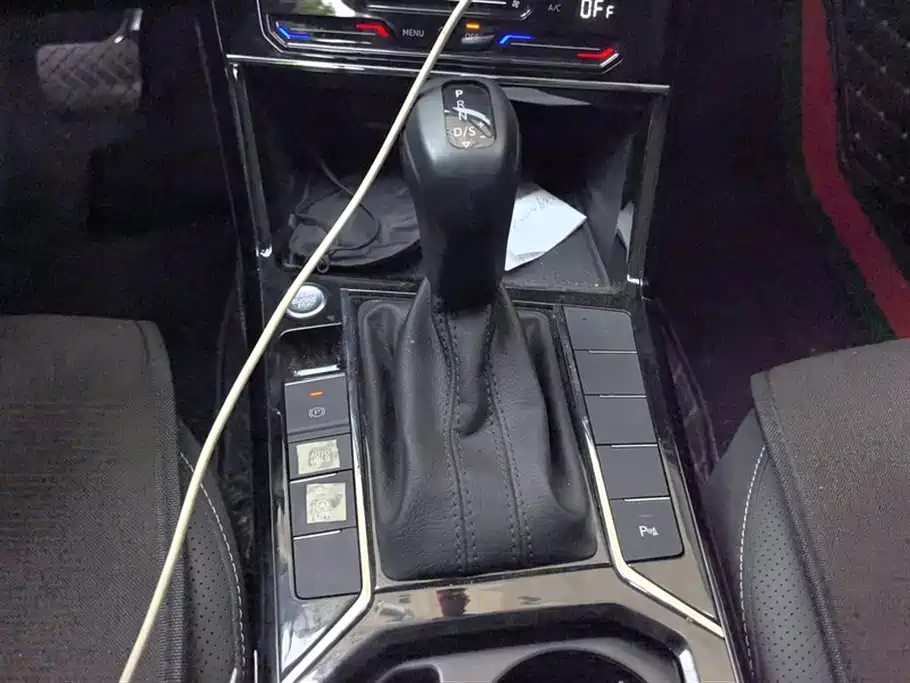 Volkswagen Passat 2024 380TSI Dragon Soaring Edition фото 16