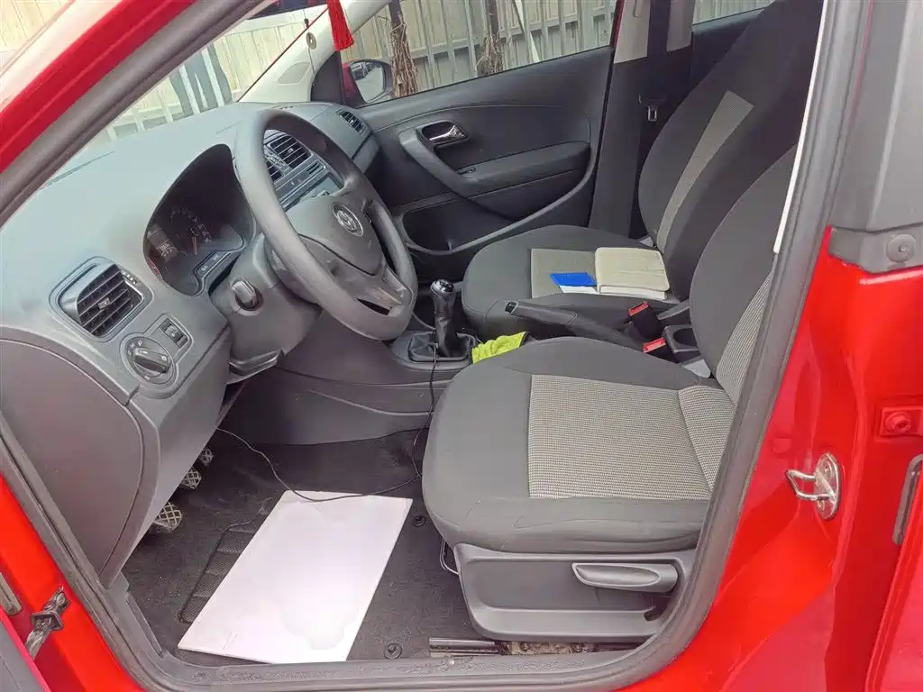 Volkswagen Polo 2016 1.4L Manual Trend фото 11