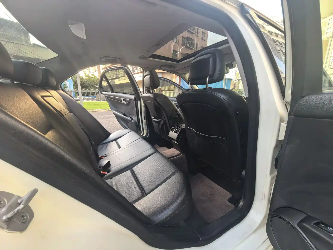 Mercedes-Benz C-Class 2011 C 180K Classic фото 8