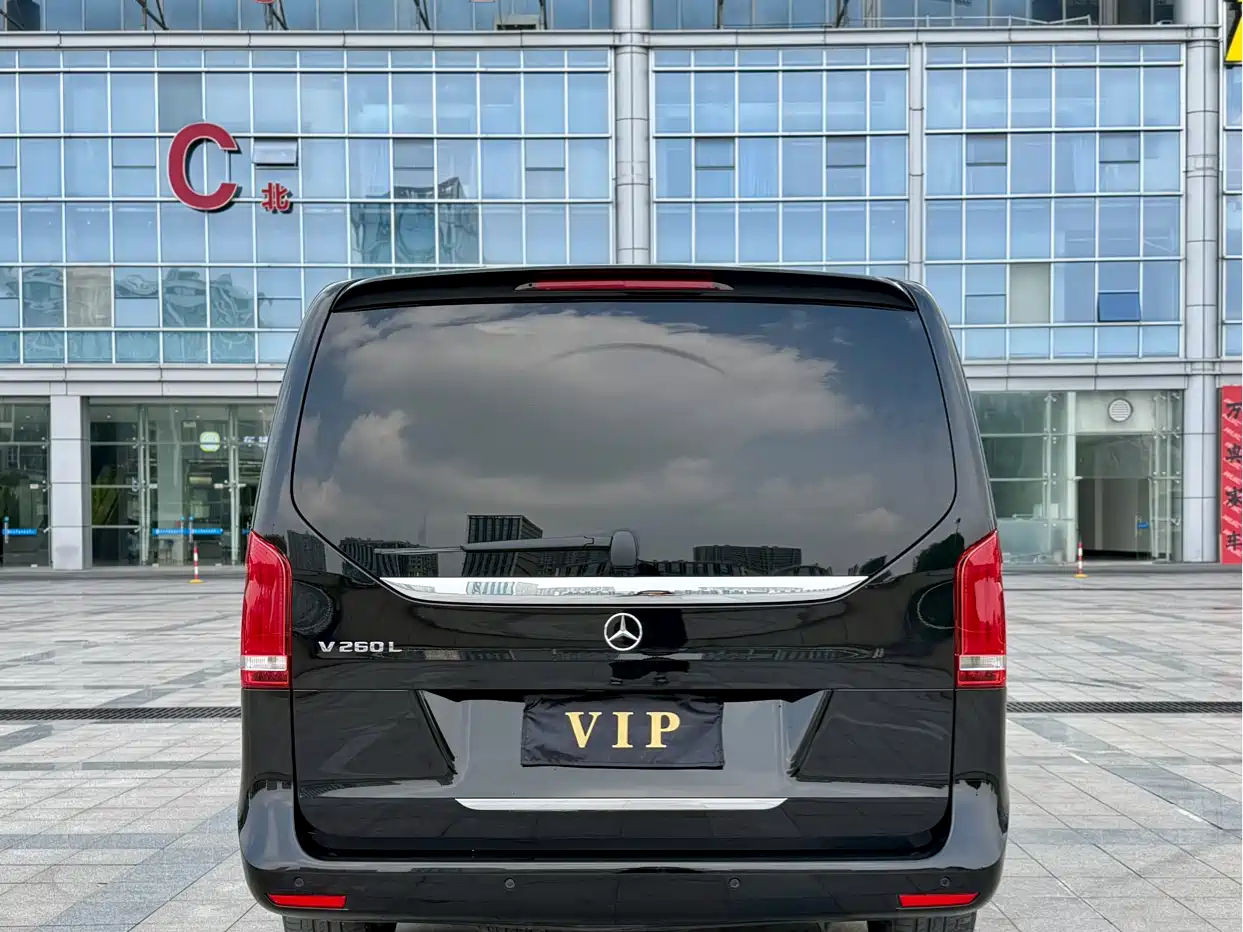 MERCEDES-BENZ V CLASS