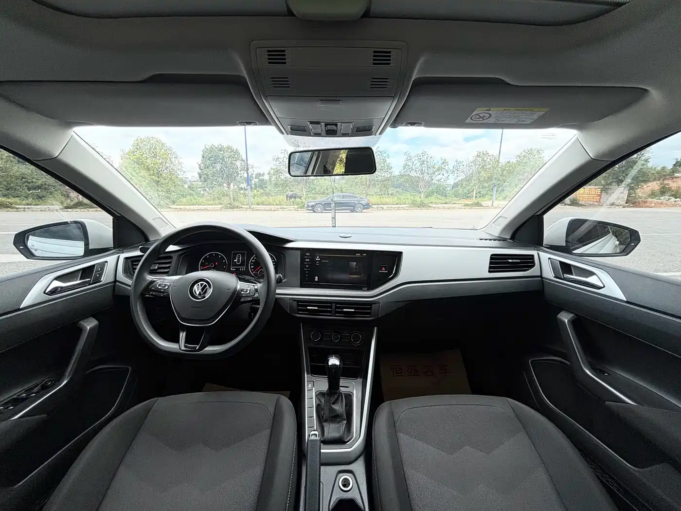 Volkswagen Polo 2021 Plus 1.5L Automatic Panorama Enjoyment Edition фото 4