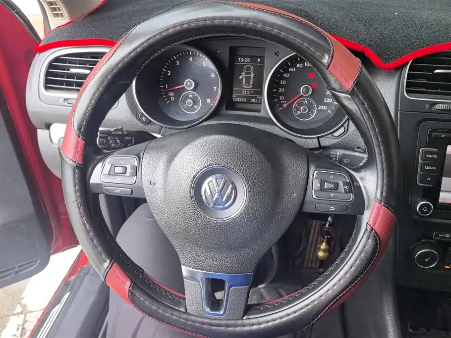 Volkswagen Golf 2011 1.4TSI Auto Luxury фото 15