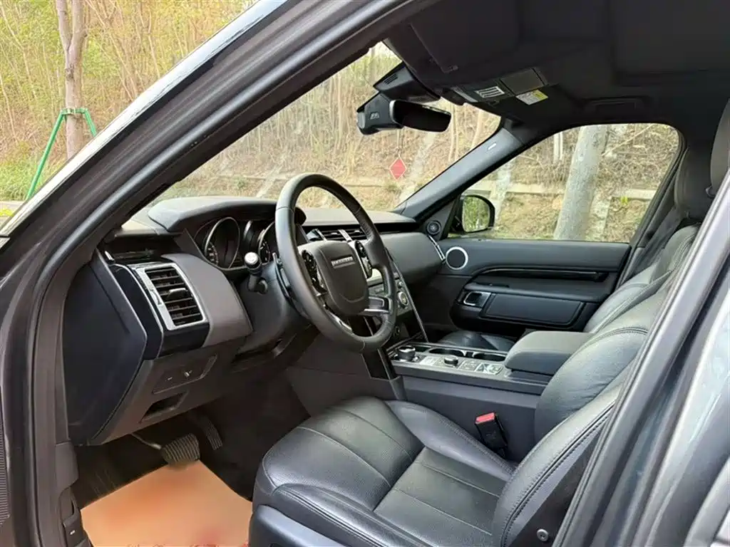 Land Rover Discovery 2019 2.0T SE фото 24