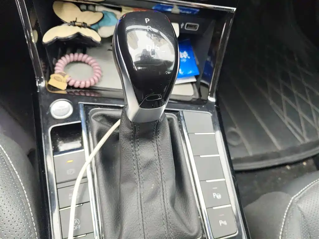 Volkswagen Passat 2022 330TSI Starlight Luxury Edition фото 10
