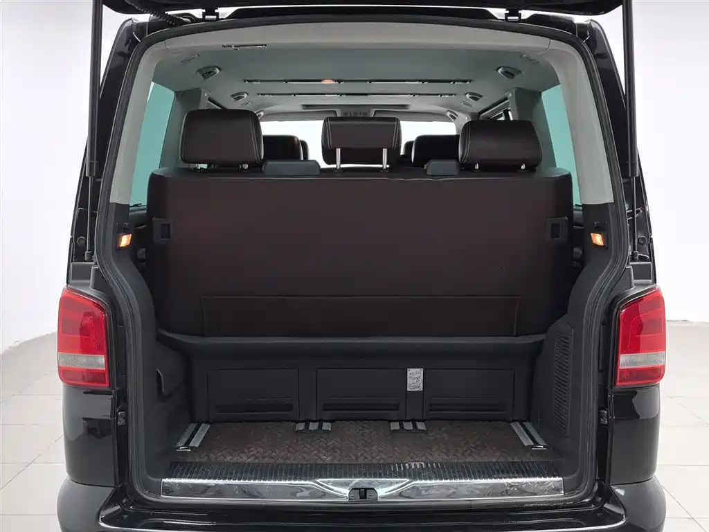 Volkswagen Multivan 2012 2.0TSI 2WD Luxury Edition фото 16