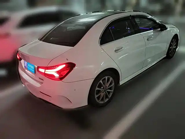 Mercedes-Benz A-Class 2020 Facelift A 200 L Sport Sedan Fashion — фото 2
