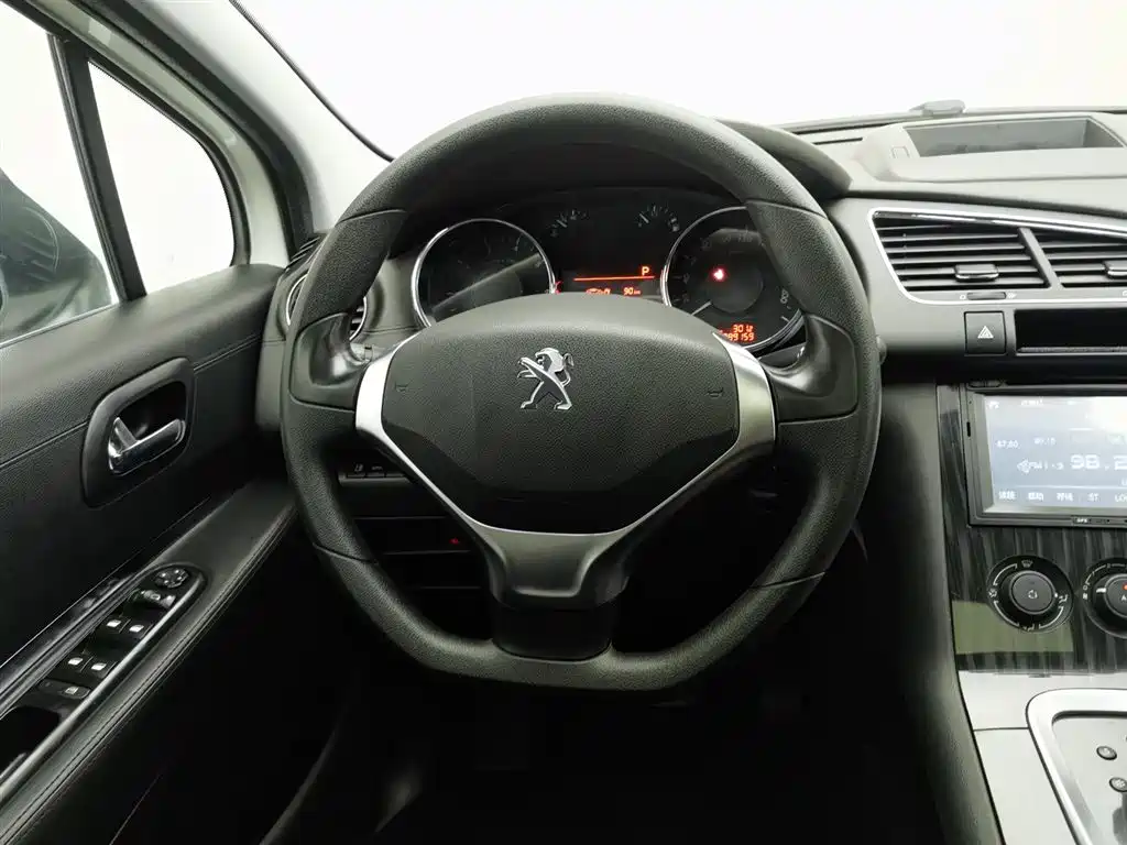 Peugeot 3008 2015 2.0L Automatic Classic Edition фото 11