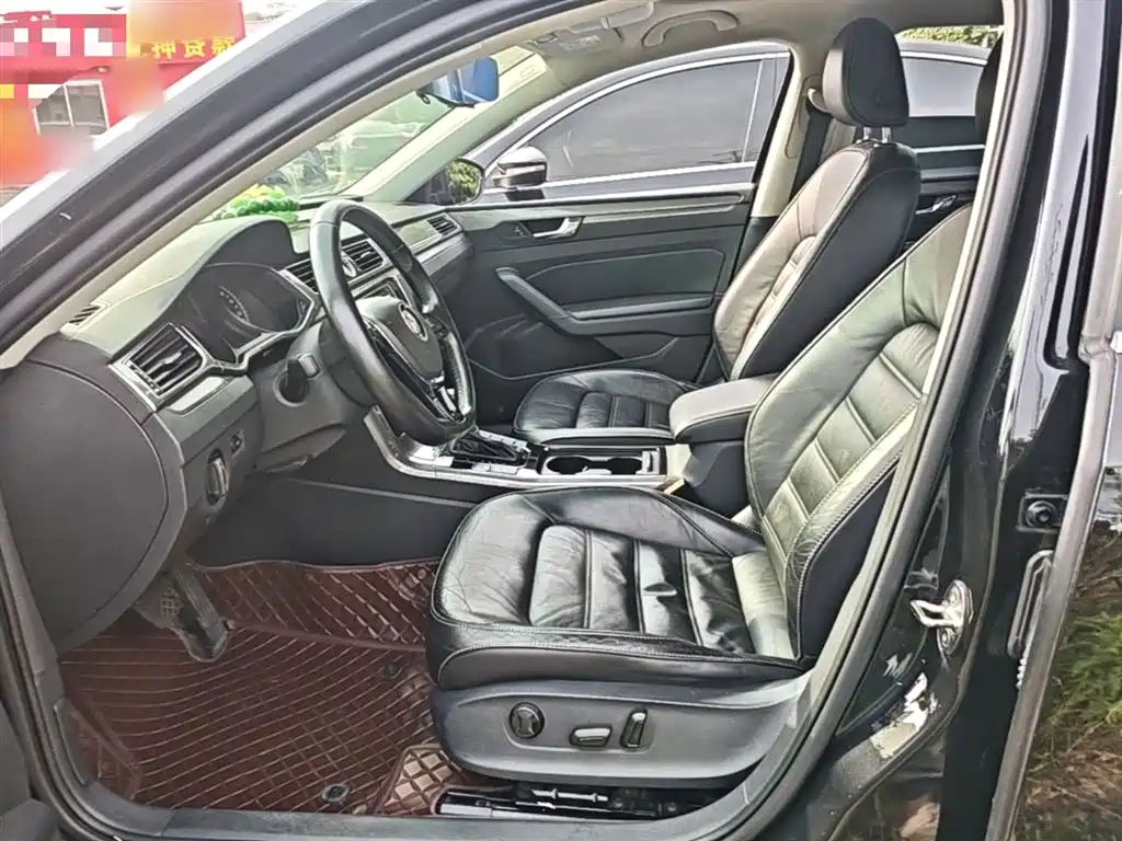Volkswagen Passat 2016 280TSI DSG Honor Edition фото 15