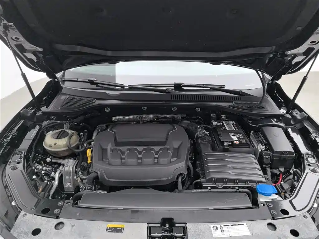 Volkswagen Passat 2023 Facelift 330TSI Luxury Edition фото 6