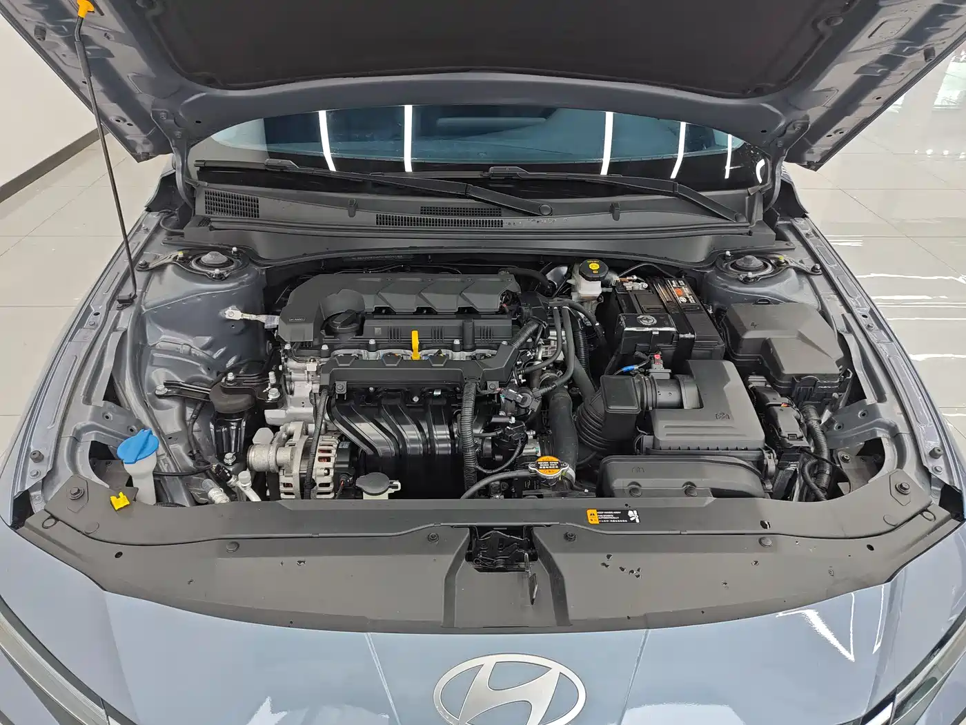 Hyundai Elantra 2023 Model 1.5L CVT LUX Premium Edition фото 29