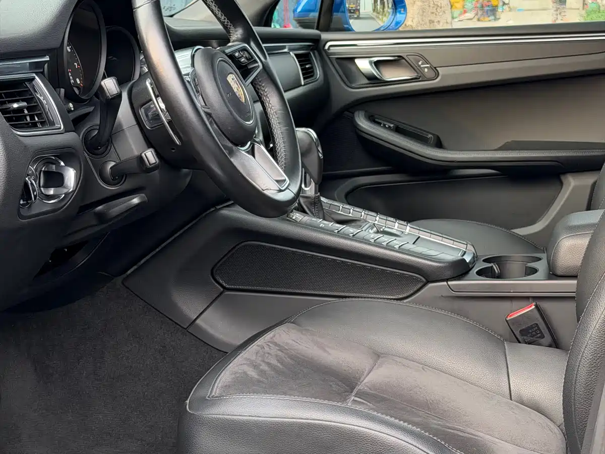 Porsche Macan 2016 Macan 2.0T фото 7