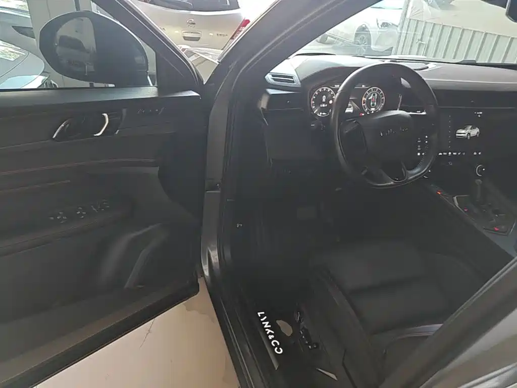 Lynk & Co 05 2020 2.0TD 4WD Halo Edition фото 16