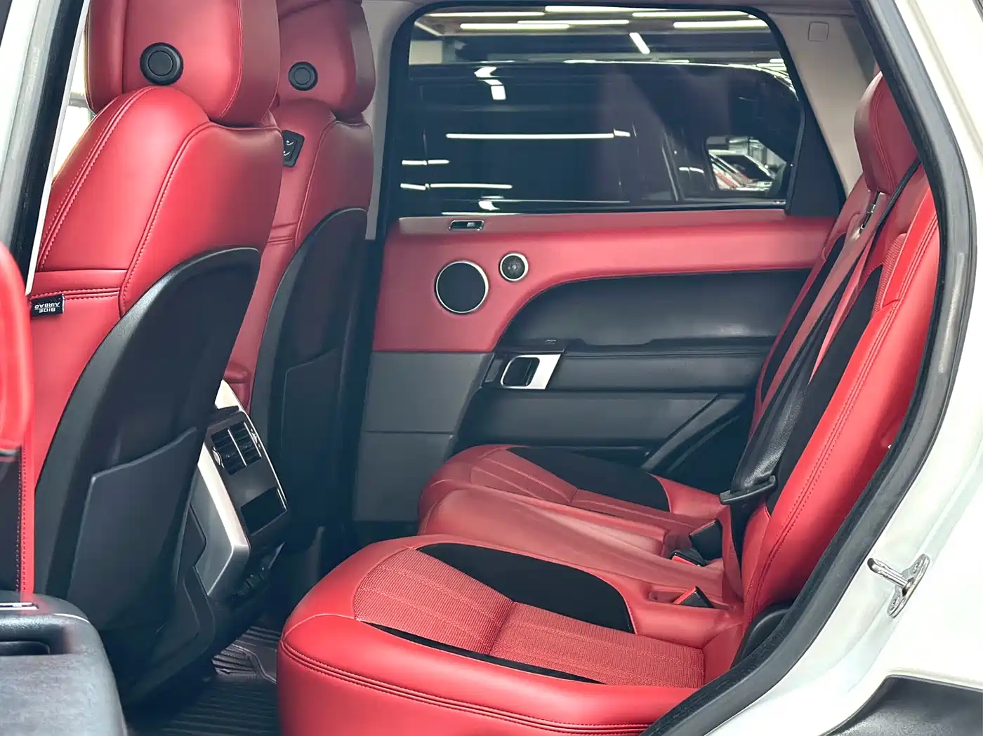 Land Rover Range Rover Sport 2019 3.0 SC V6 Special Edition фото 8