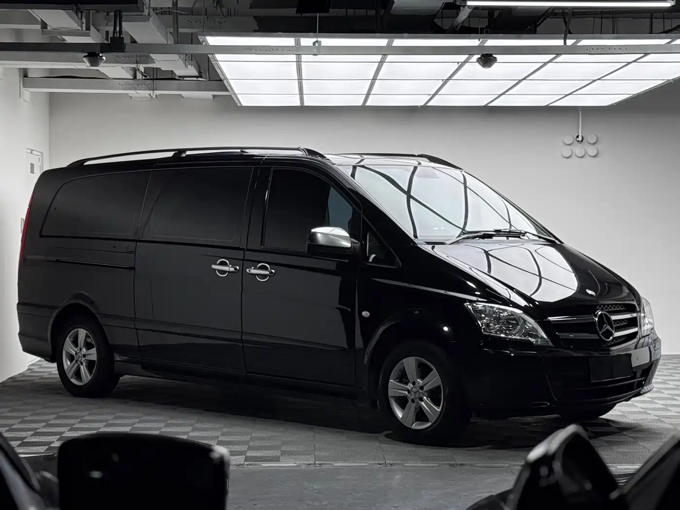 Mercedes-Benz Viano 2012 2.5L Premium Edition фото 3