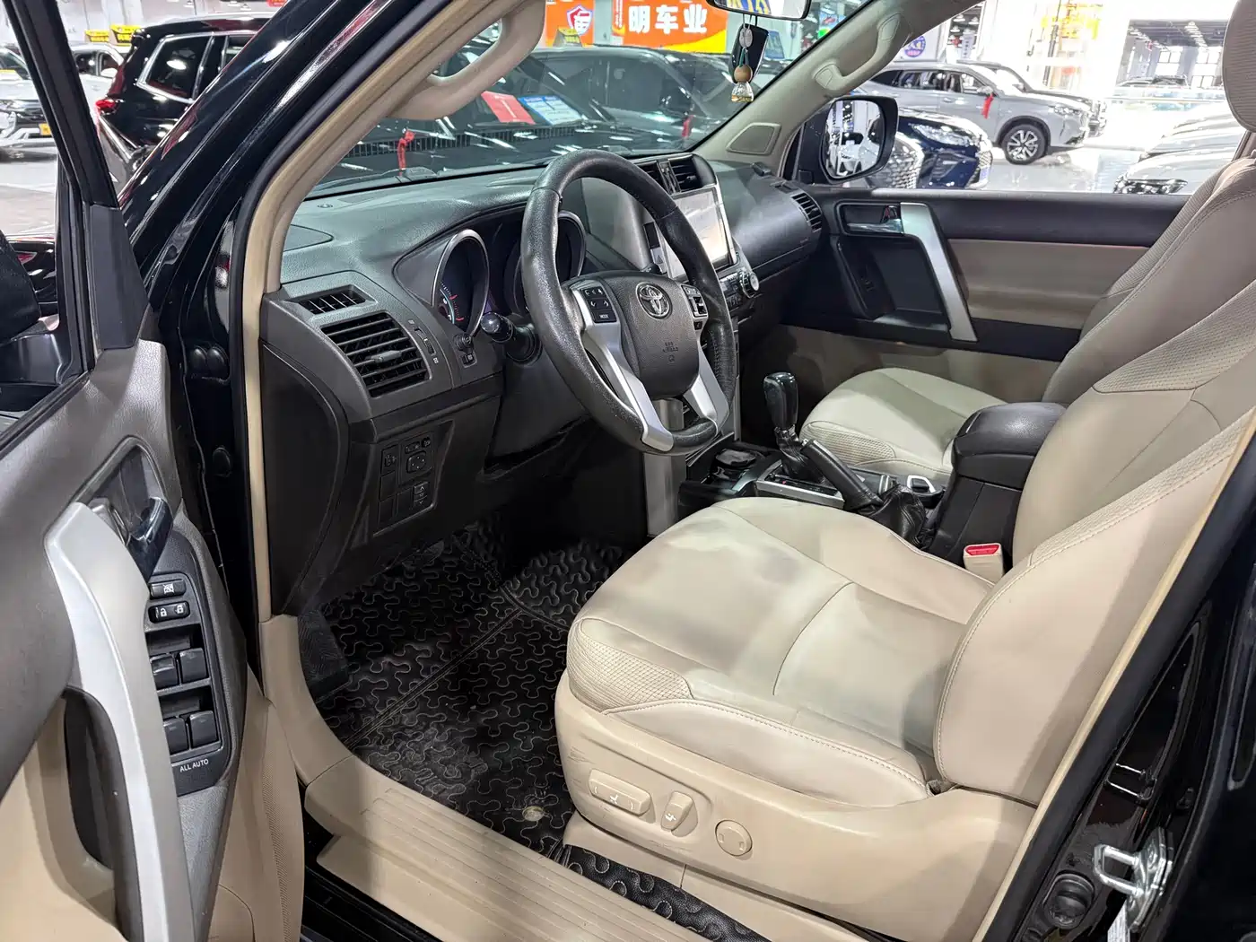 Toyota Prado 2010 4.0L Automatic TX фото 9