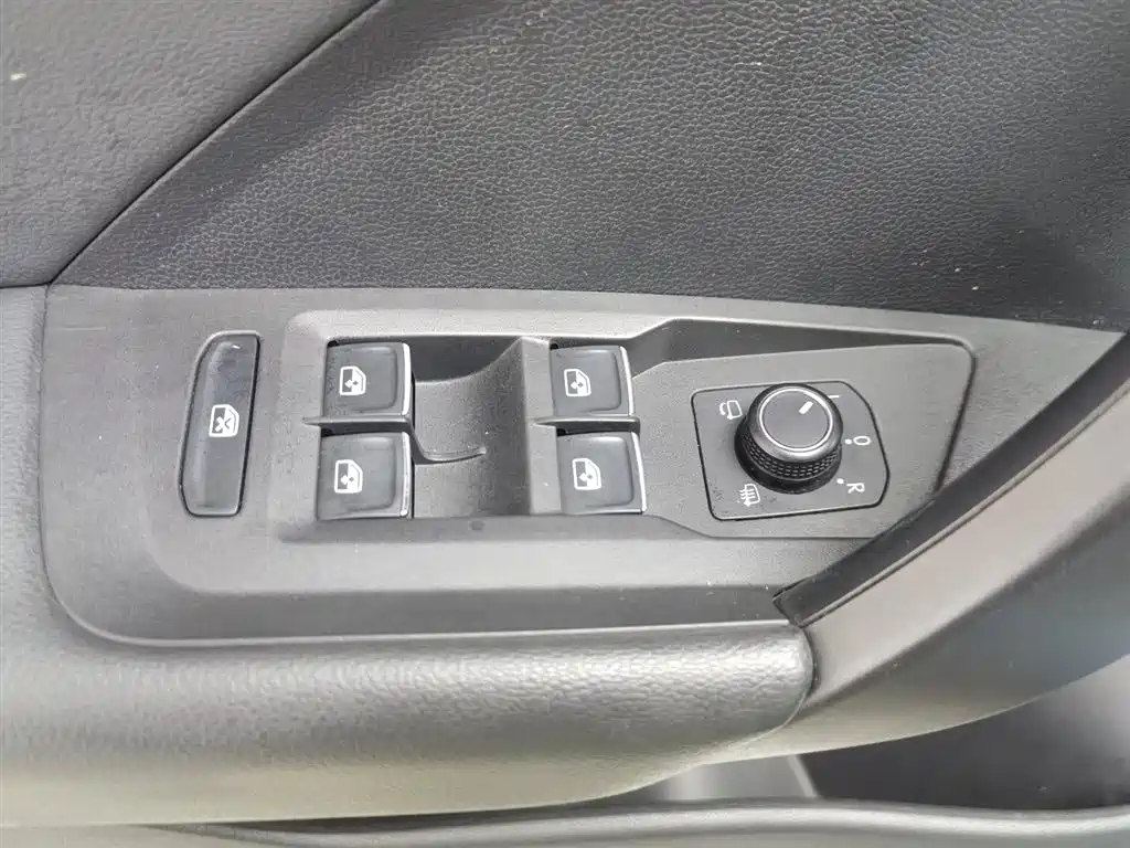 Volkswagen Tharu 2019 Model 330TSI 4WD Flagship Edition China VI фото 9