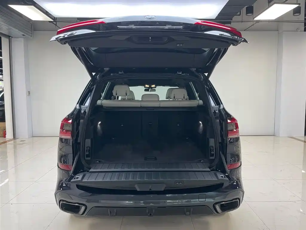 BMW X5 (Import) 2019 xDrive40i Exclusive M Sport Package фото 28