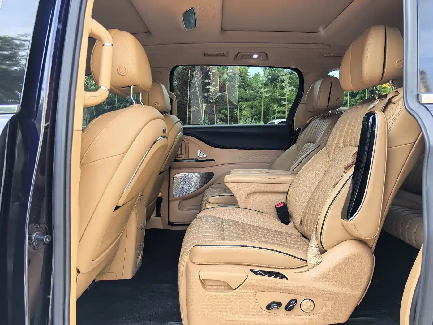 Voyah Auto Voyah Dreamer 2022 Low-carbon Dream+Smart Package фото 6