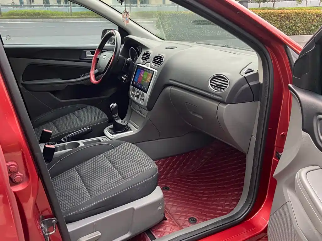 Фото 6 - Ford Focus