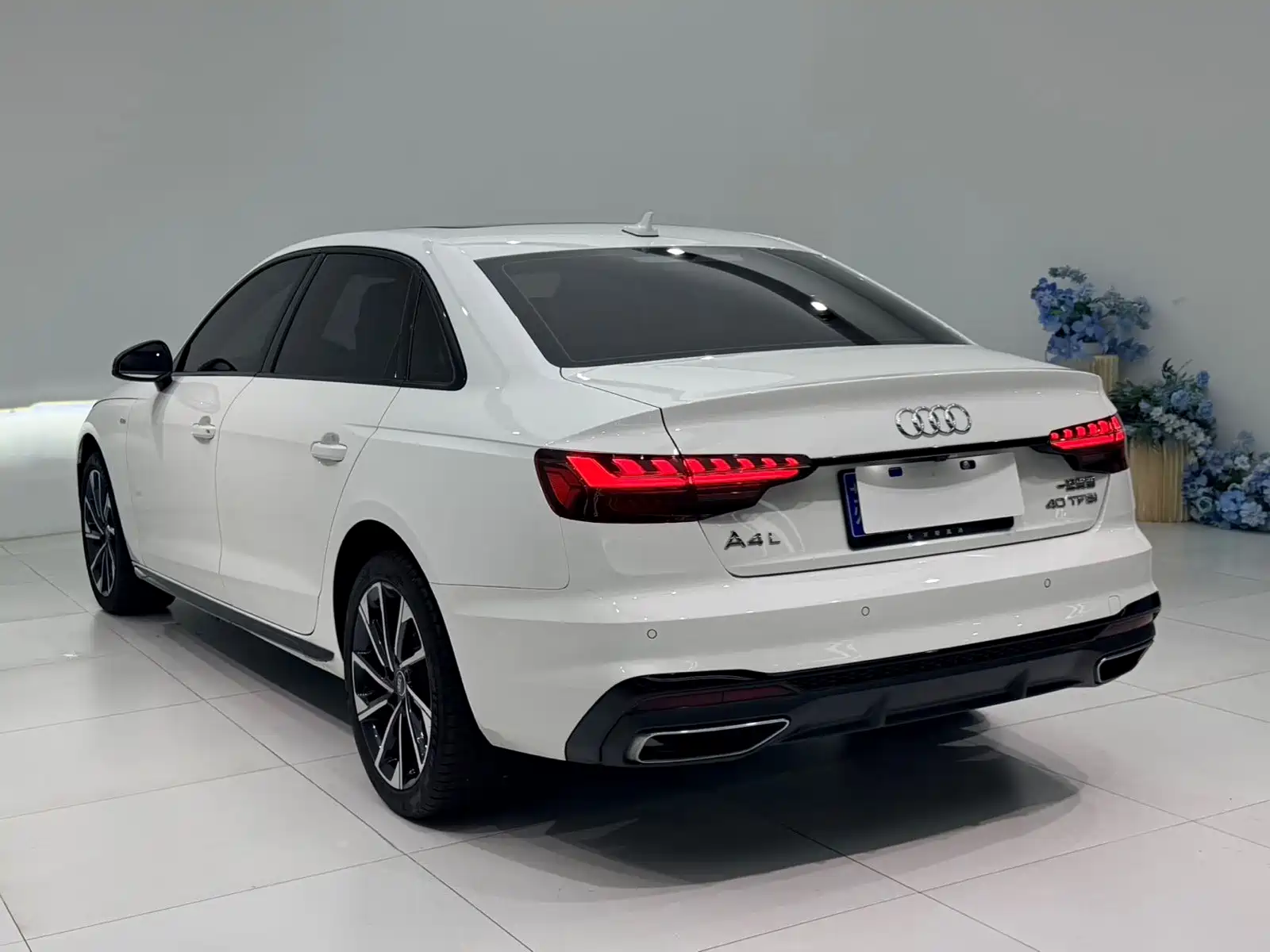 Фото 9 - Audi A4L