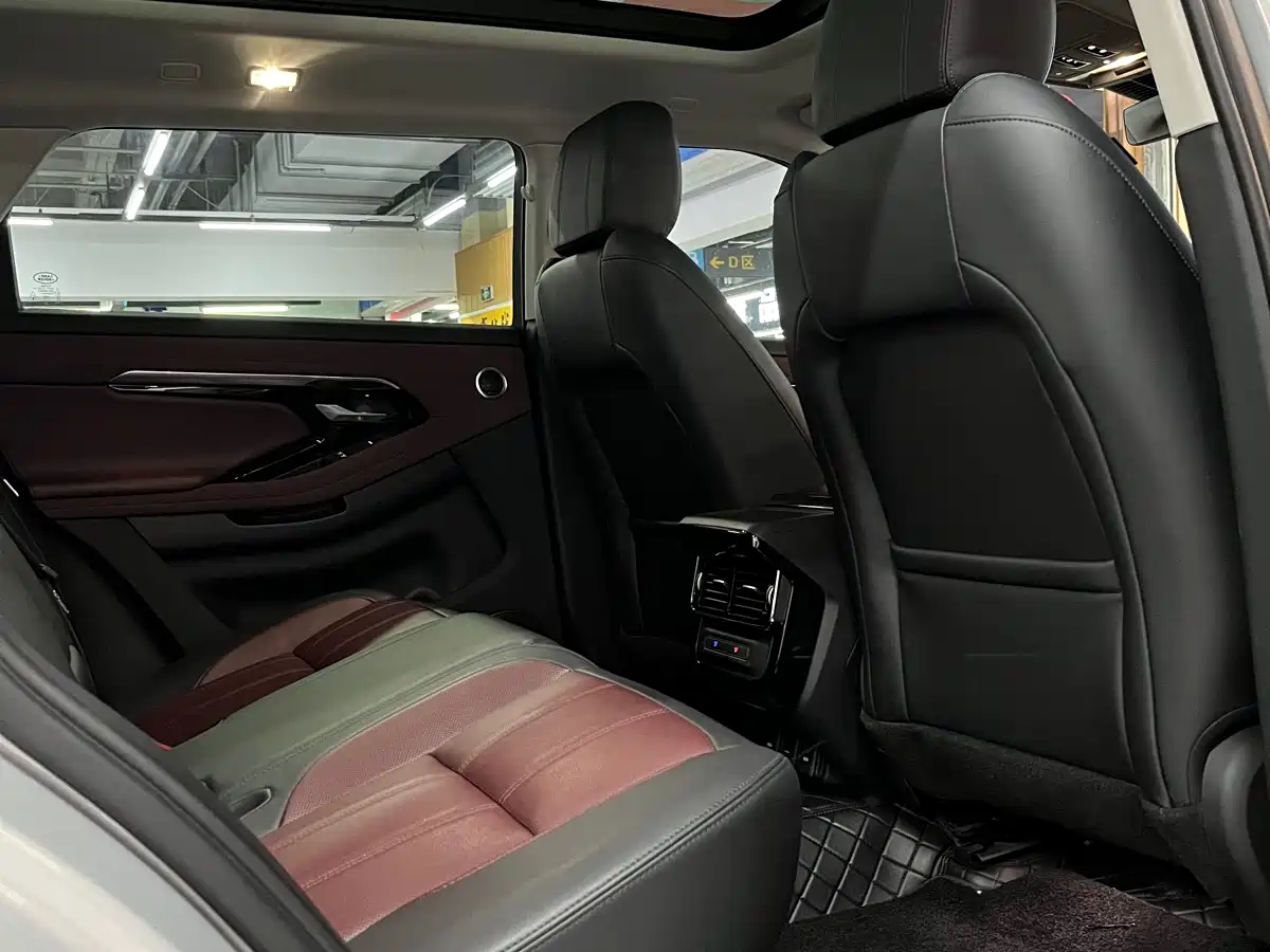 Land Rover Range Rover Evoque 2022 Range Rover Evoque L 249PS R-Dynamic Luxury Edition фото 13