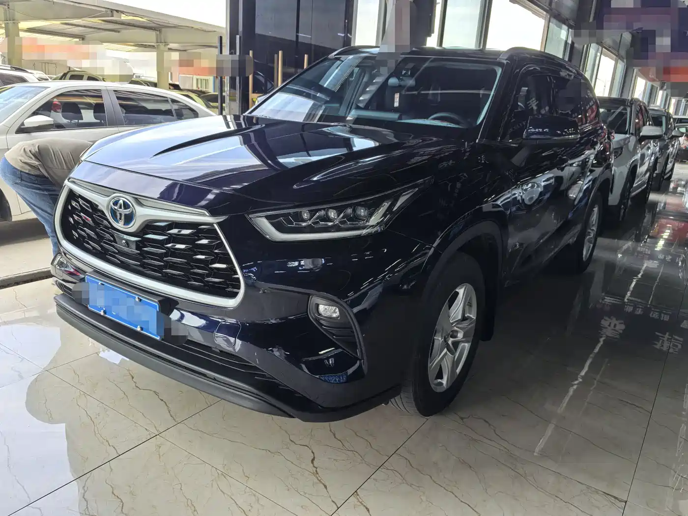 Photo 1 - Toyota Highlander