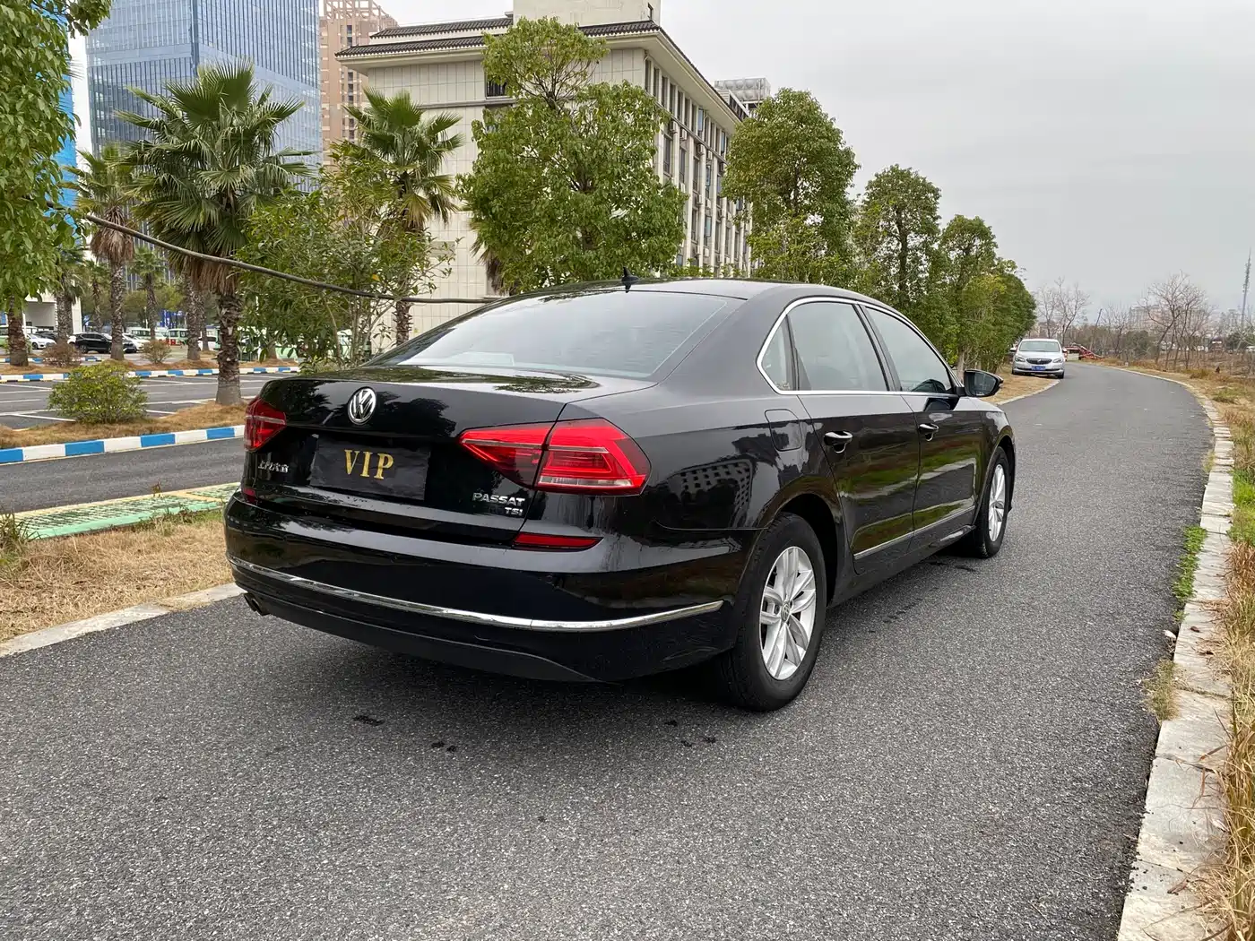 Volkswagen Passat 2017 330TSI DSG Prestige фото 8