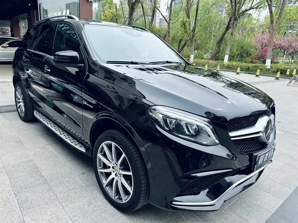 Mercedes-Benz GLE AMG 2015 AMG GLE 63 4MATIC фото 3