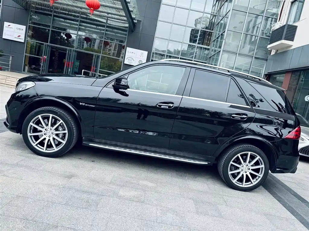 Mercedes-Benz GLE AMG 2015 AMG GLE 63 4MATIC фото 7