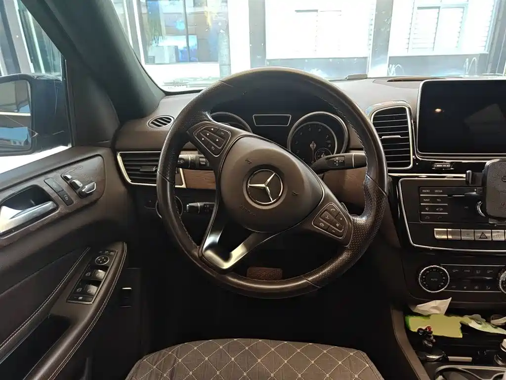 Mercedes-Benz GLE 2015 GLE 400 4MATIC фото 3