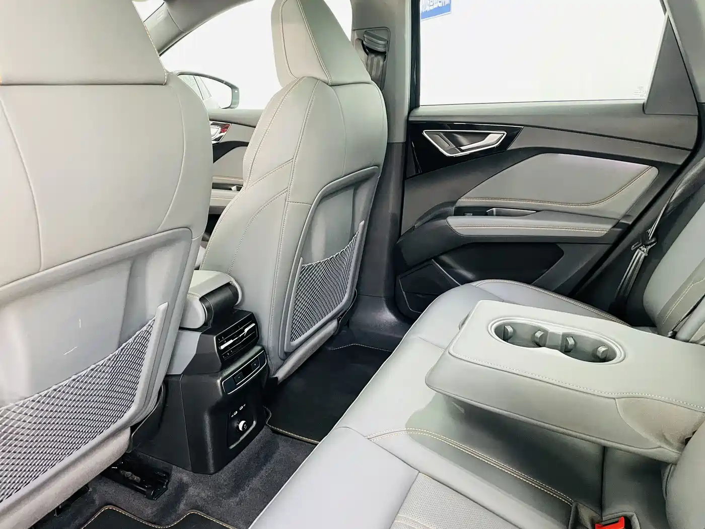 Audi Q4 e-tron 2024 40 e-tron Creation Edition фото 11