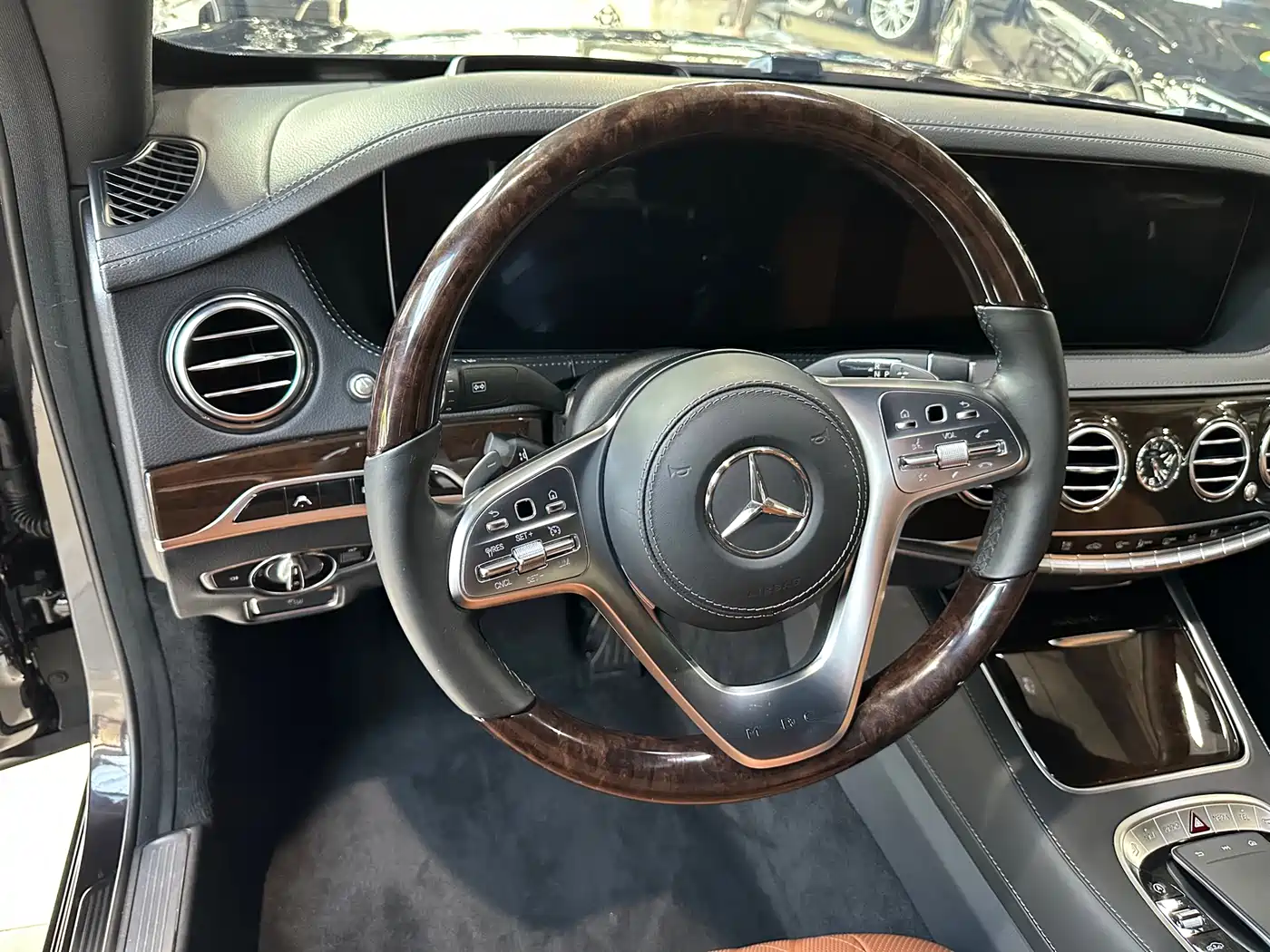 Mercedes-Benz Maybach S-Class 2020 S 450 4MATIC Collector's Edition фото 24