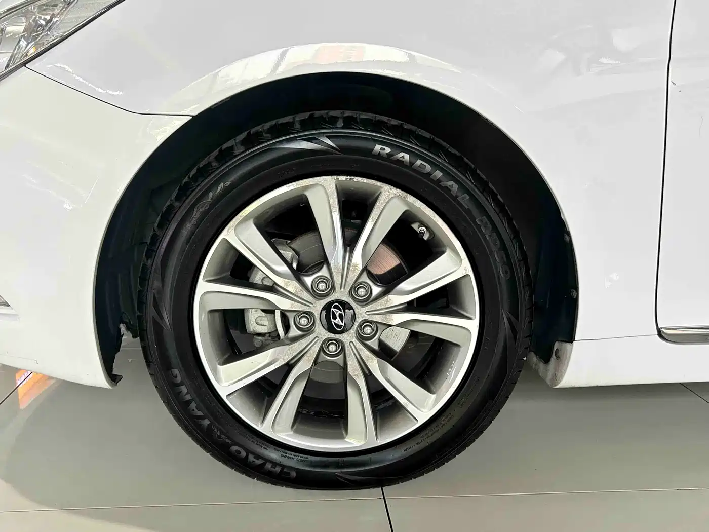 Hyundai Sonata 2014 2.0L Automatic Luxury фото 5