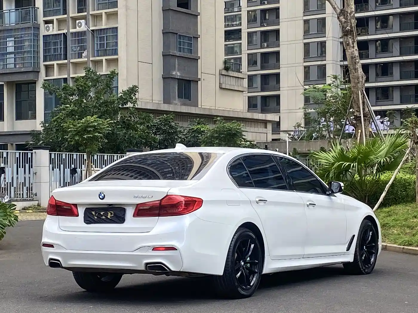 BMW 5 Series 2018 525Li M Sport Package фото 9