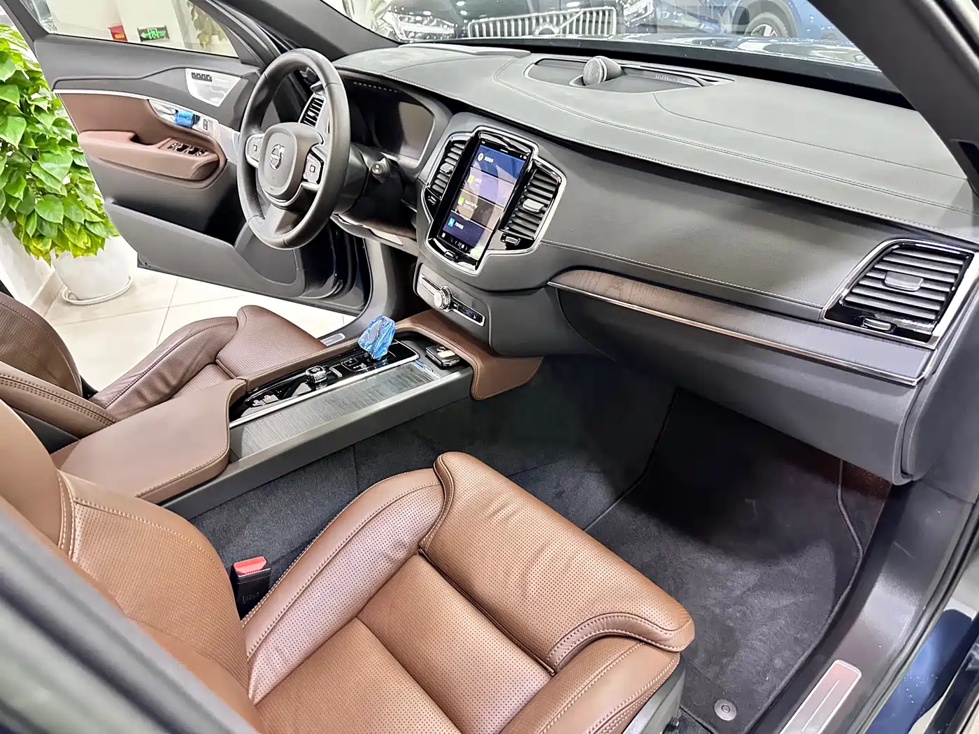 VOLVO XC90 PLUG IN HYBRID