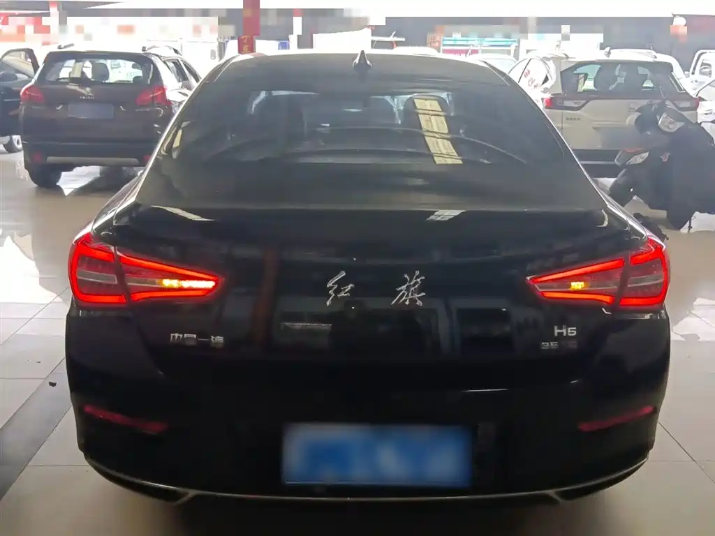 Hongqi H5 2020 1.8T Automatic Smart Connection Qi Rhythm Edition фото 6