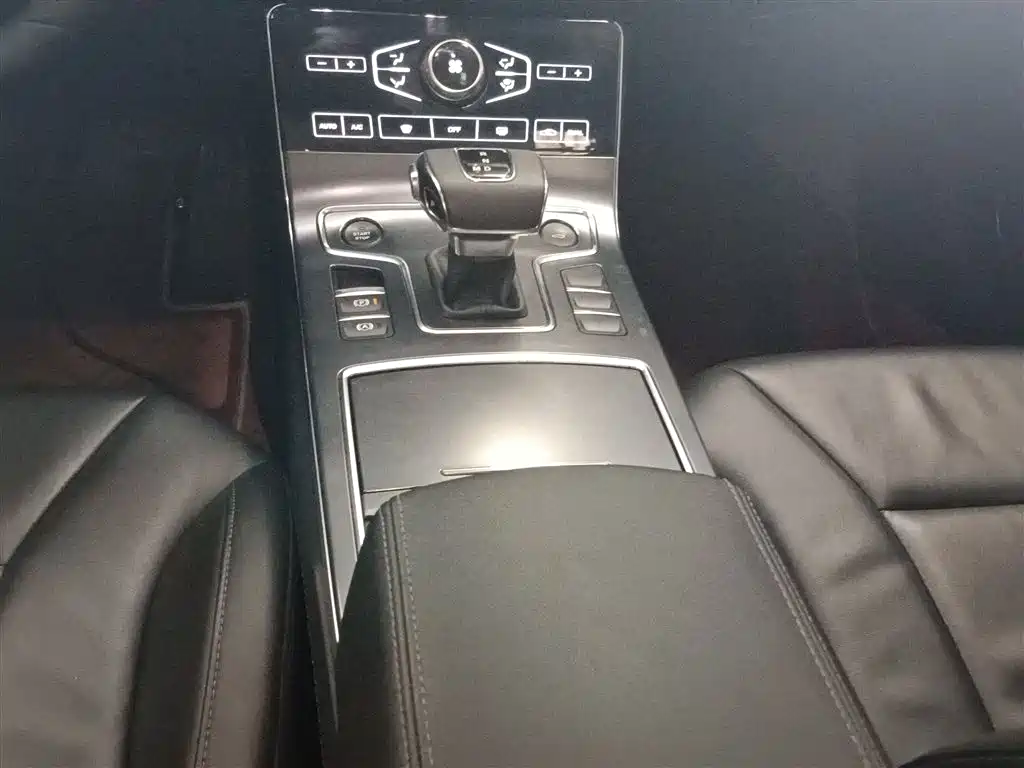 Hongqi H5 2020 1.8T Automatic Smart Connection Qi Rhythm Edition фото 14