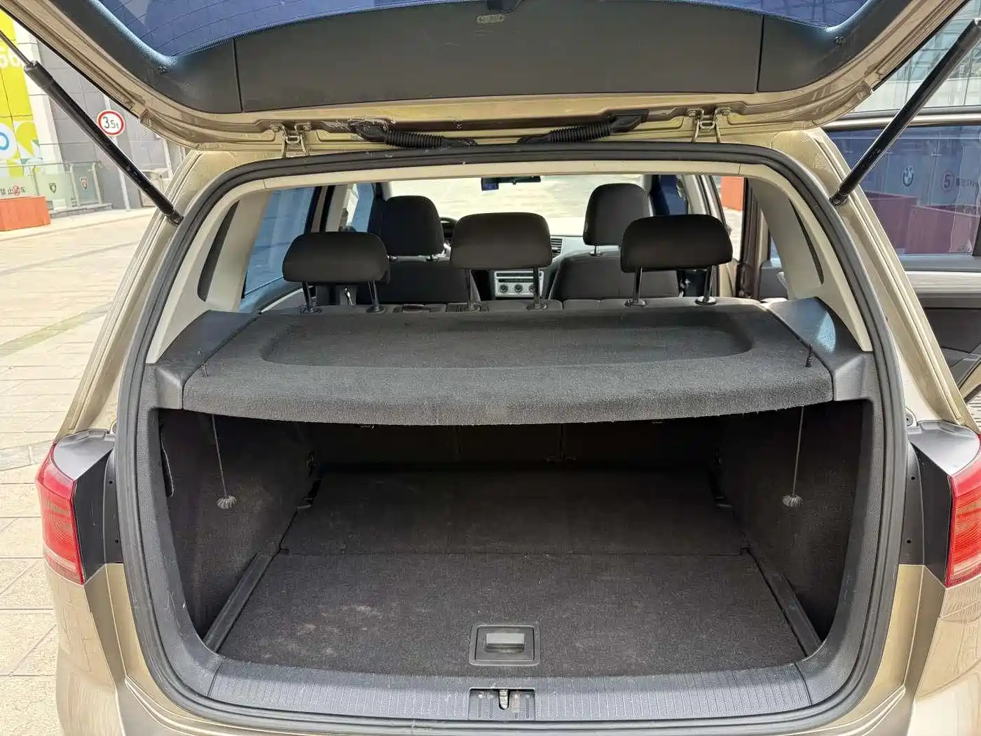 Volkswagen Golf Sportsvan 2016 230TSI Automatic Progressive фото 14