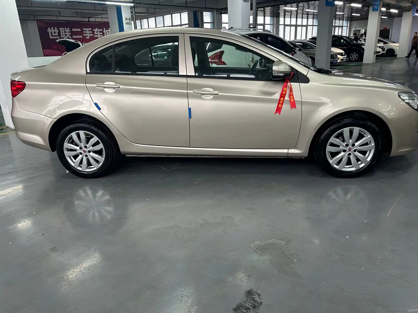 Фото 15 - Roewe 350