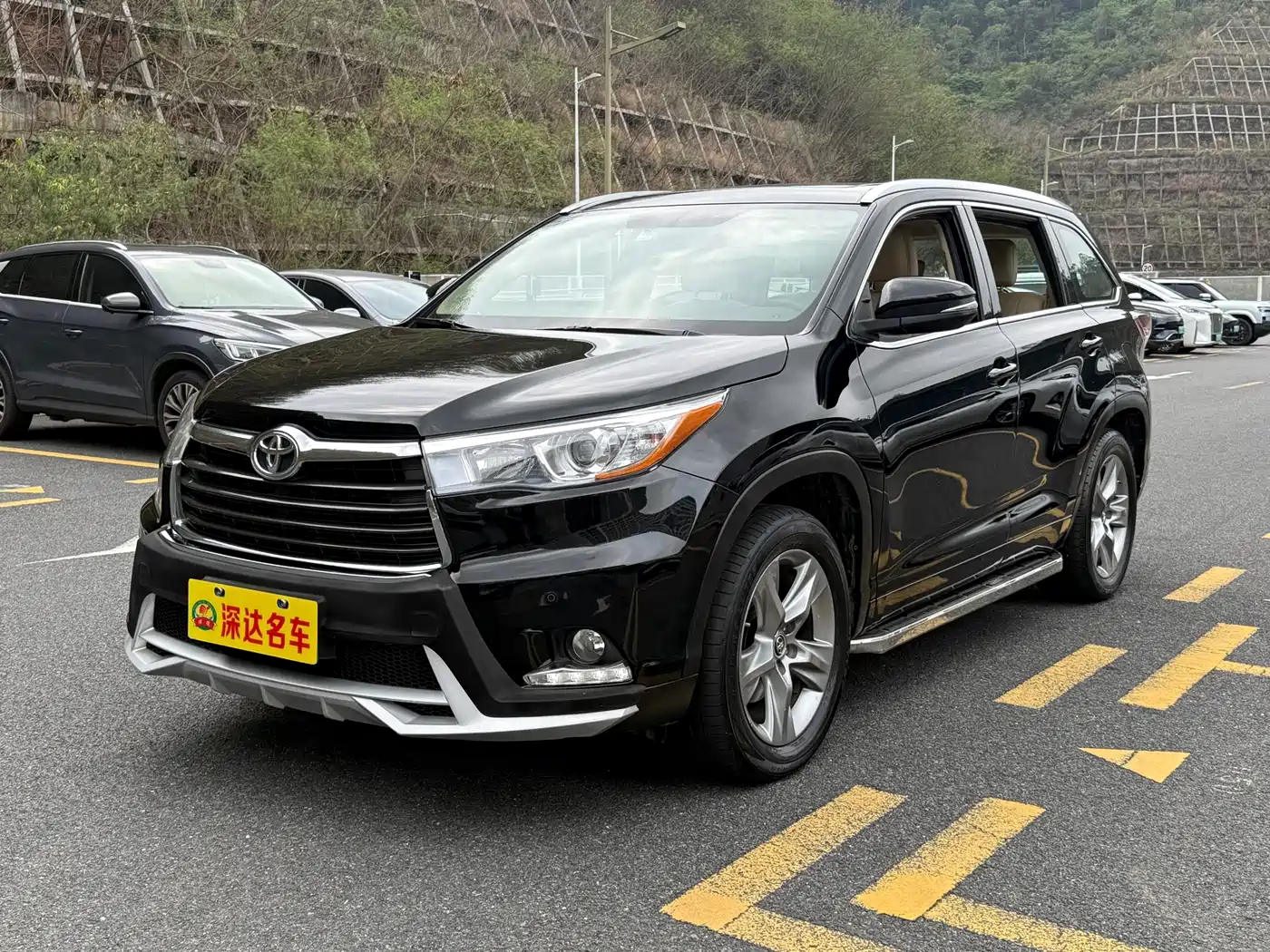 TOYOTA HIGHLANDER