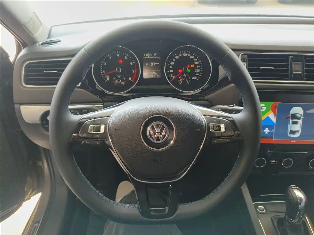 Volkswagen Sagitar 2017 230TSI Automatic Comfort фото 11