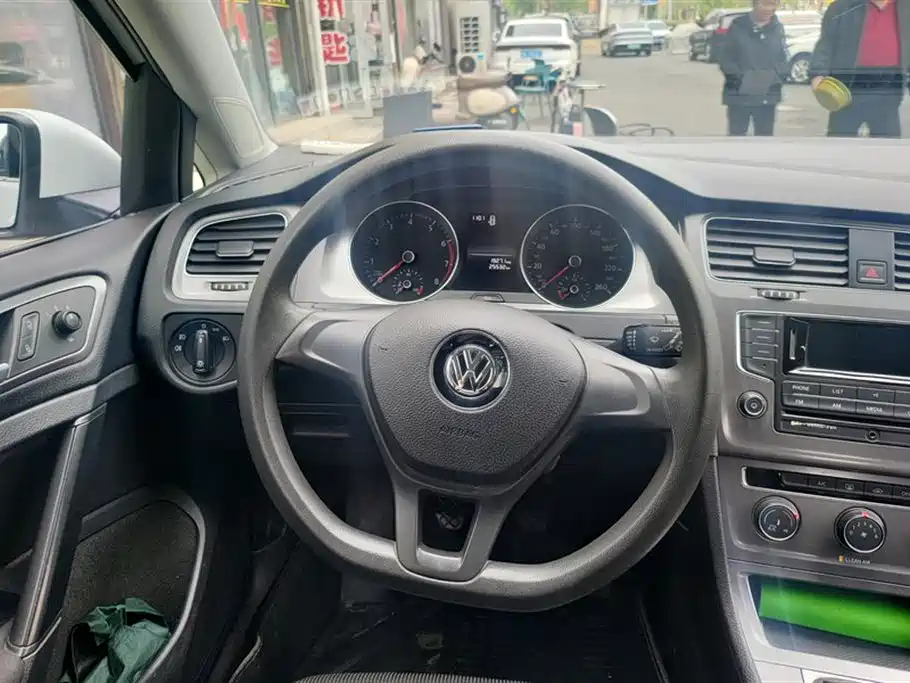 Volkswagen Golf 2016 1.6L Manual Fashion фото 15