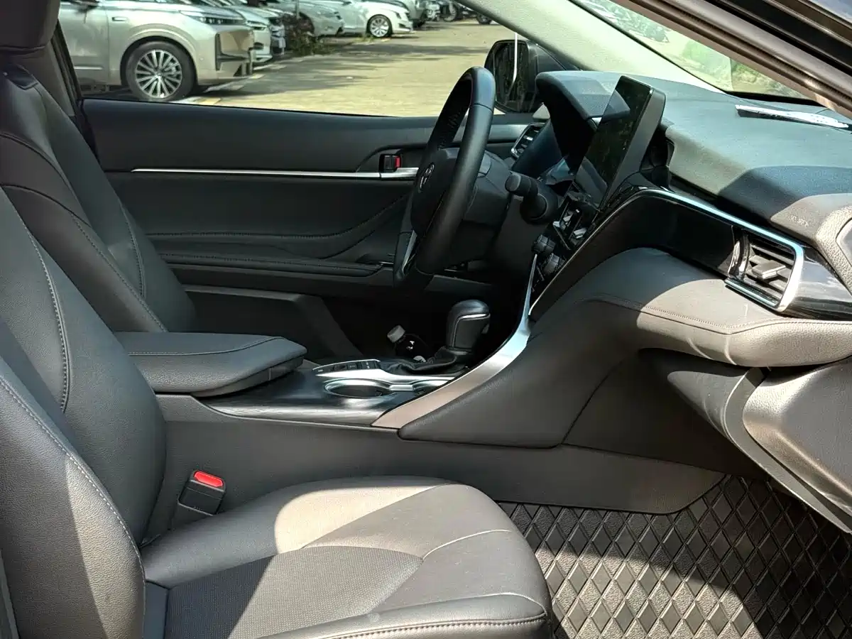 Toyota Camry 2023 2.0G Luxury Edition фото 10