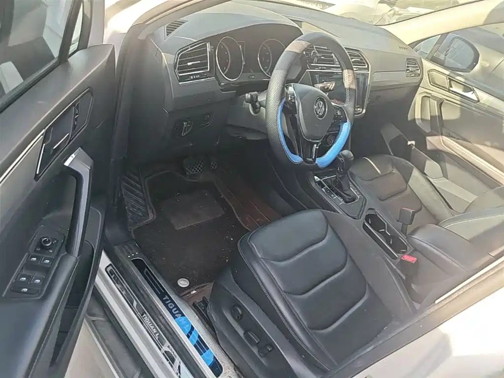Volkswagen Tiguan L 2018 Facelift 330TSI Automatic 2WD Luxury Edition фото 16